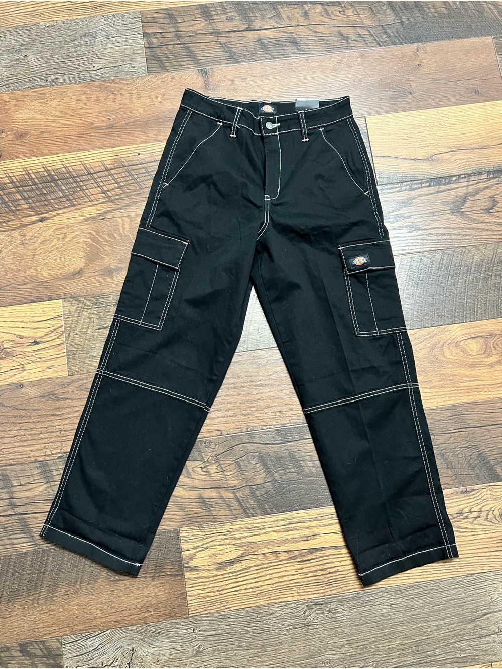 NWT Dickies Relaxed Fit Contrast Stitch Cropped Cargo Pants Black 26R FPR57BKX